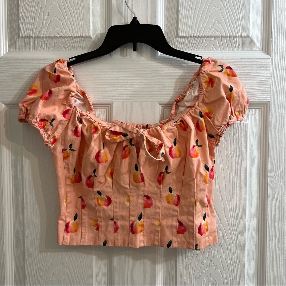 Brand new Finders Keepers peach top